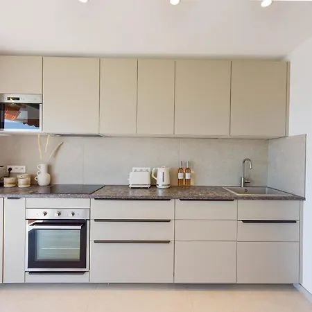 Luxury 1-br Sea View Parking Vallauris