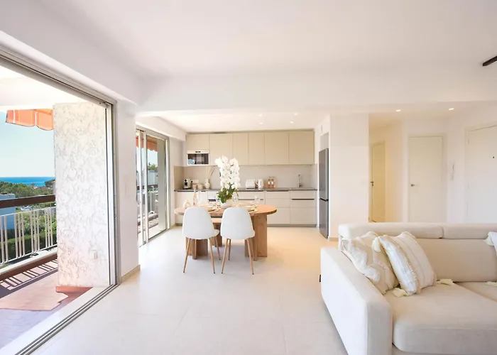 아파트 Luxury 1-br Sea View Parking 발로리스