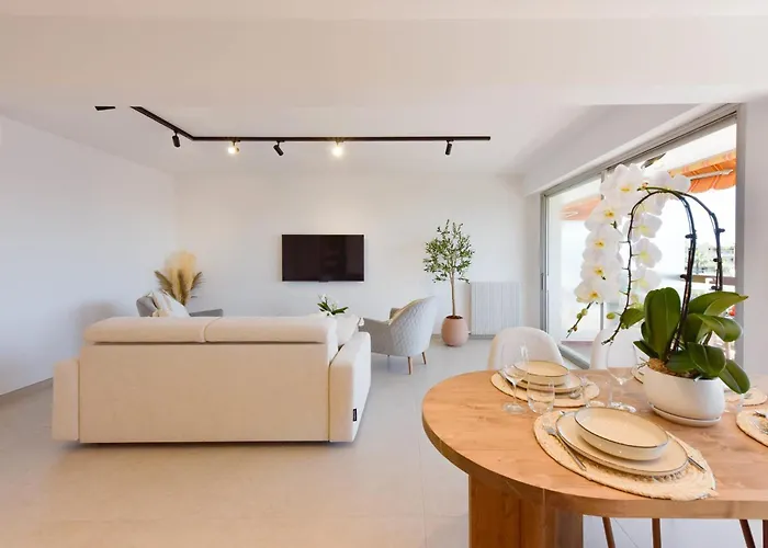 Luxury 1-br Sea View Parking Lejlighed