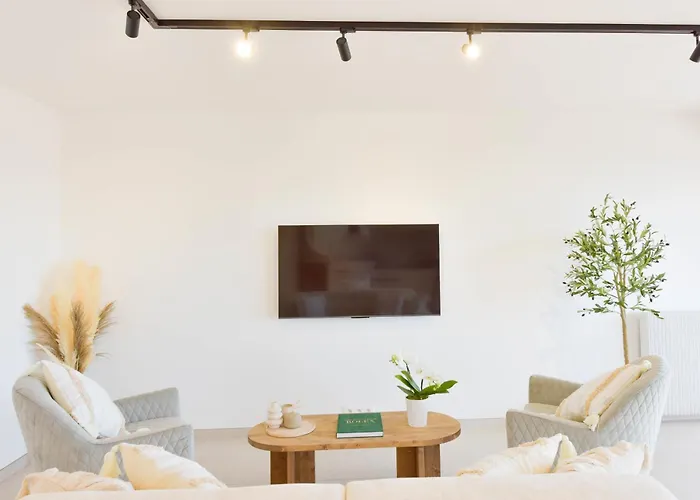 Luxury 1-br Sea View Parking Lejlighed