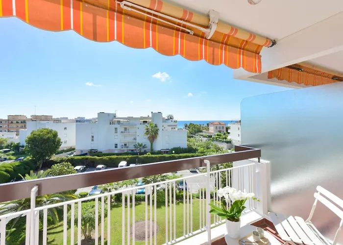 아파트 Luxury 1-br Sea View Parking 발로리스