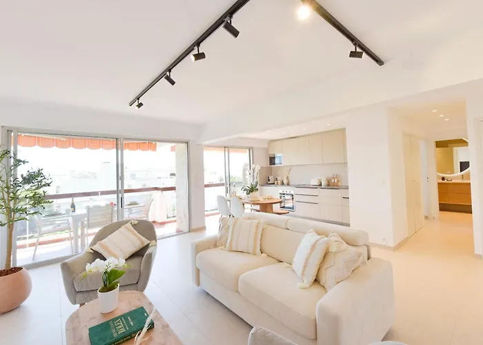 Luxury 1-br Sea View Parking
