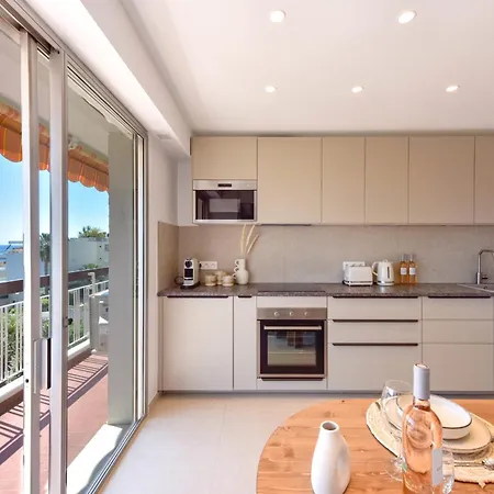 Luxury 1-br Sea View Parking Vallauris